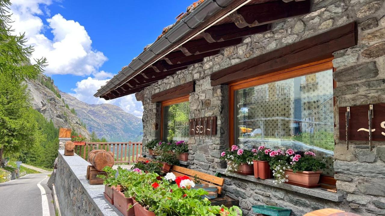 Hotel & Restaurant Perret - Mountain People Valgrisenche Exterior foto