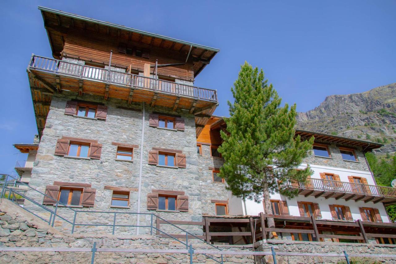 Hotel & Restaurant Perret - Mountain People Valgrisenche Exterior foto